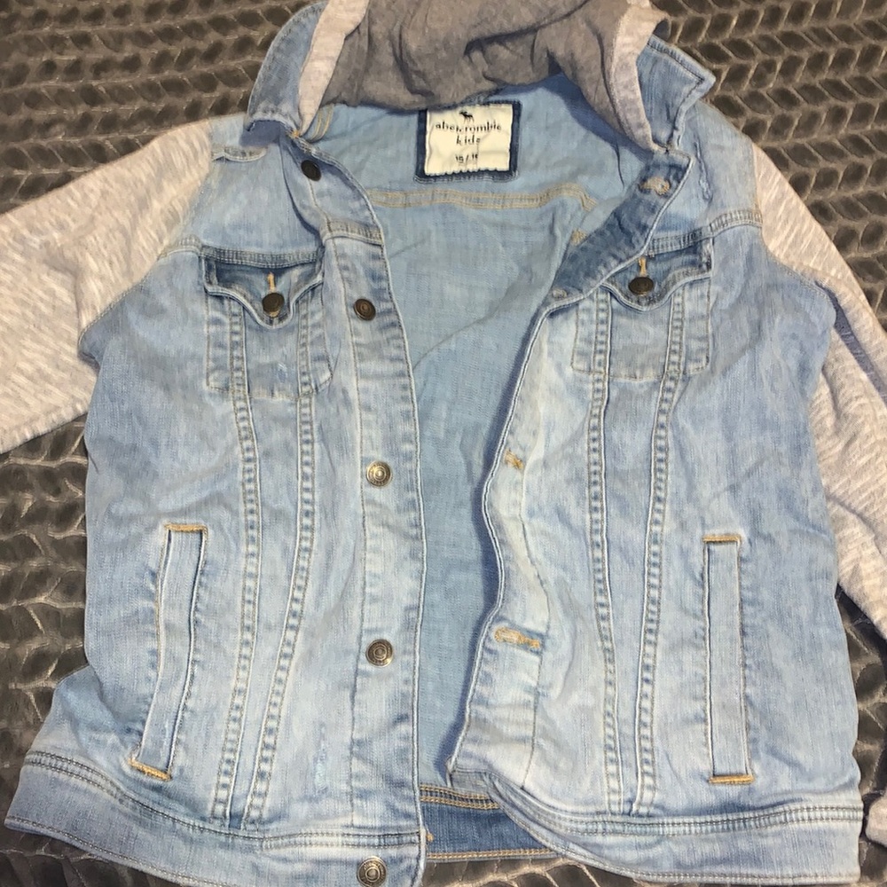 DENIM JACKET